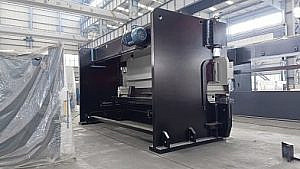 Фото 12 - MetalTec HBC 400/4000 листогибочные гидравлические прессы с ЧПУ большого тоннажа.