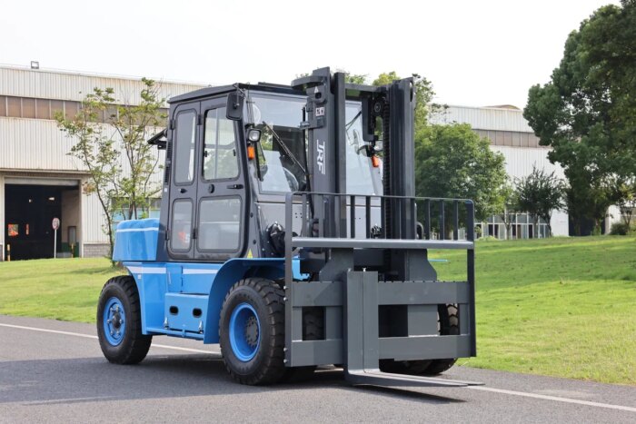 Фото 4 - Вилочный погрузчик TRF D70-3i.